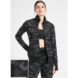 NWT Triumph Full Zip Jacket Camo Print